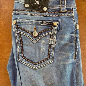 Size 28 distressed miss me skinny jeans